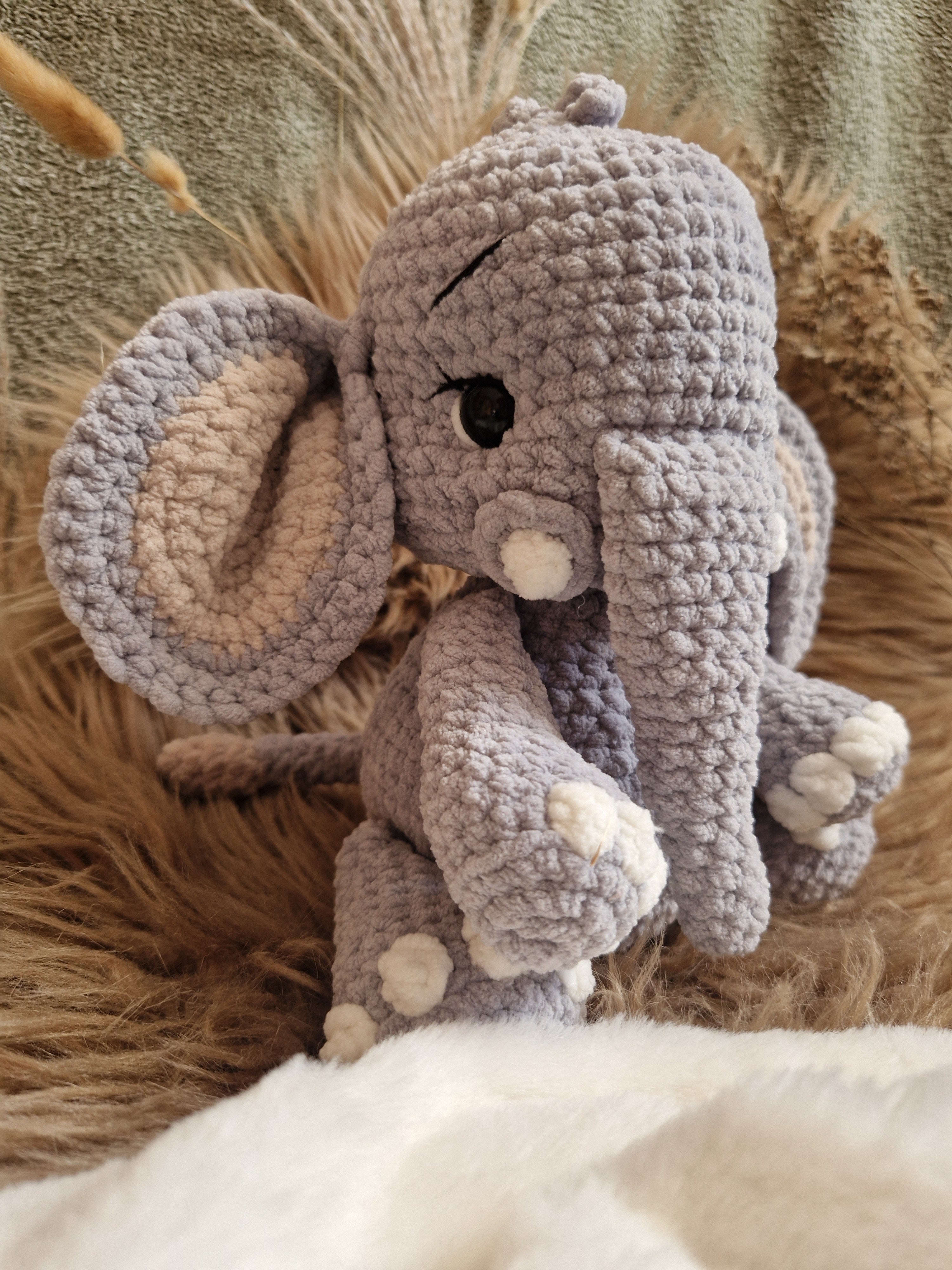 Häkelanleitung Elefant Nino | Crochet pattern elephant Nino