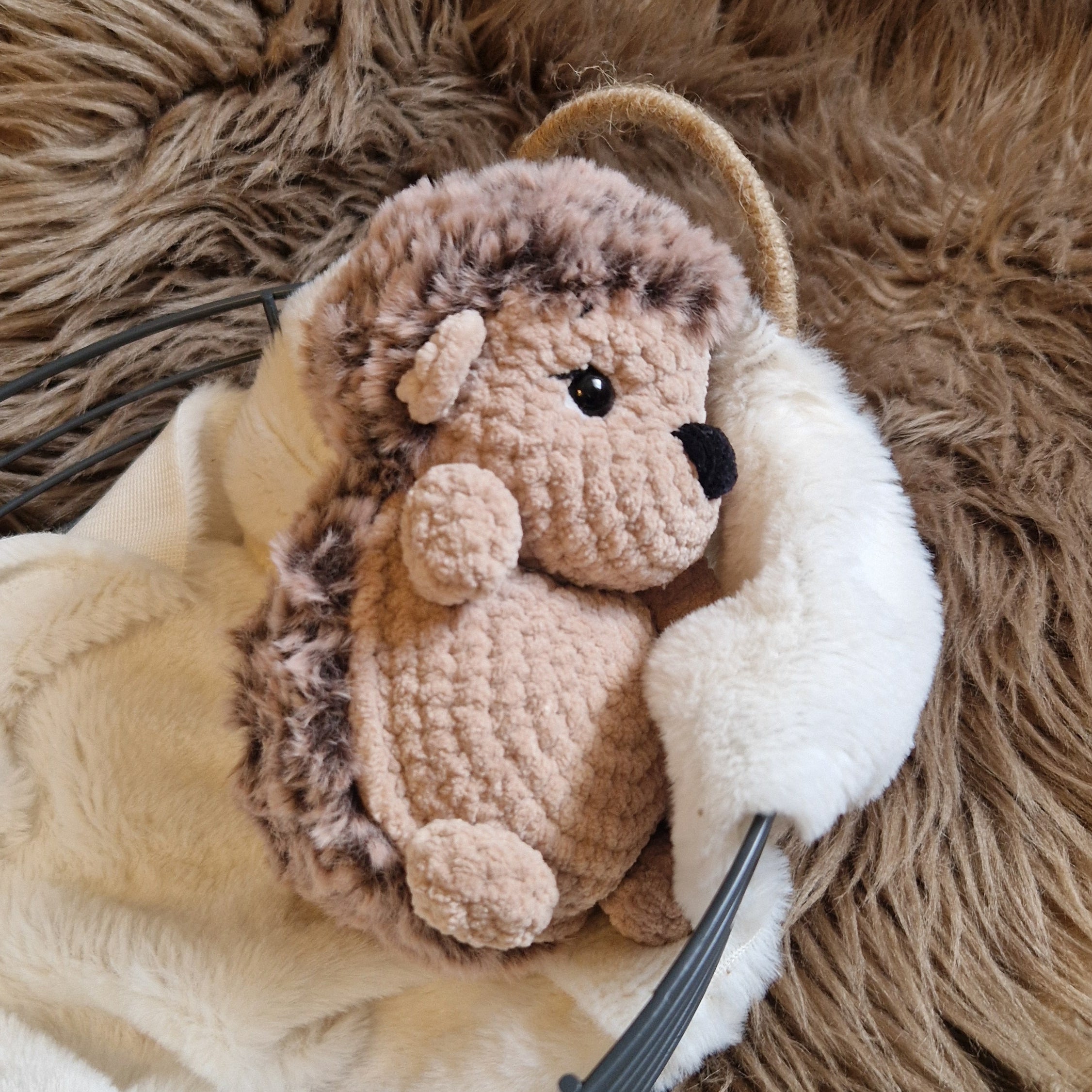Gehäkeltes Kuscheltier Igel „Fluffy" | Spieluhr