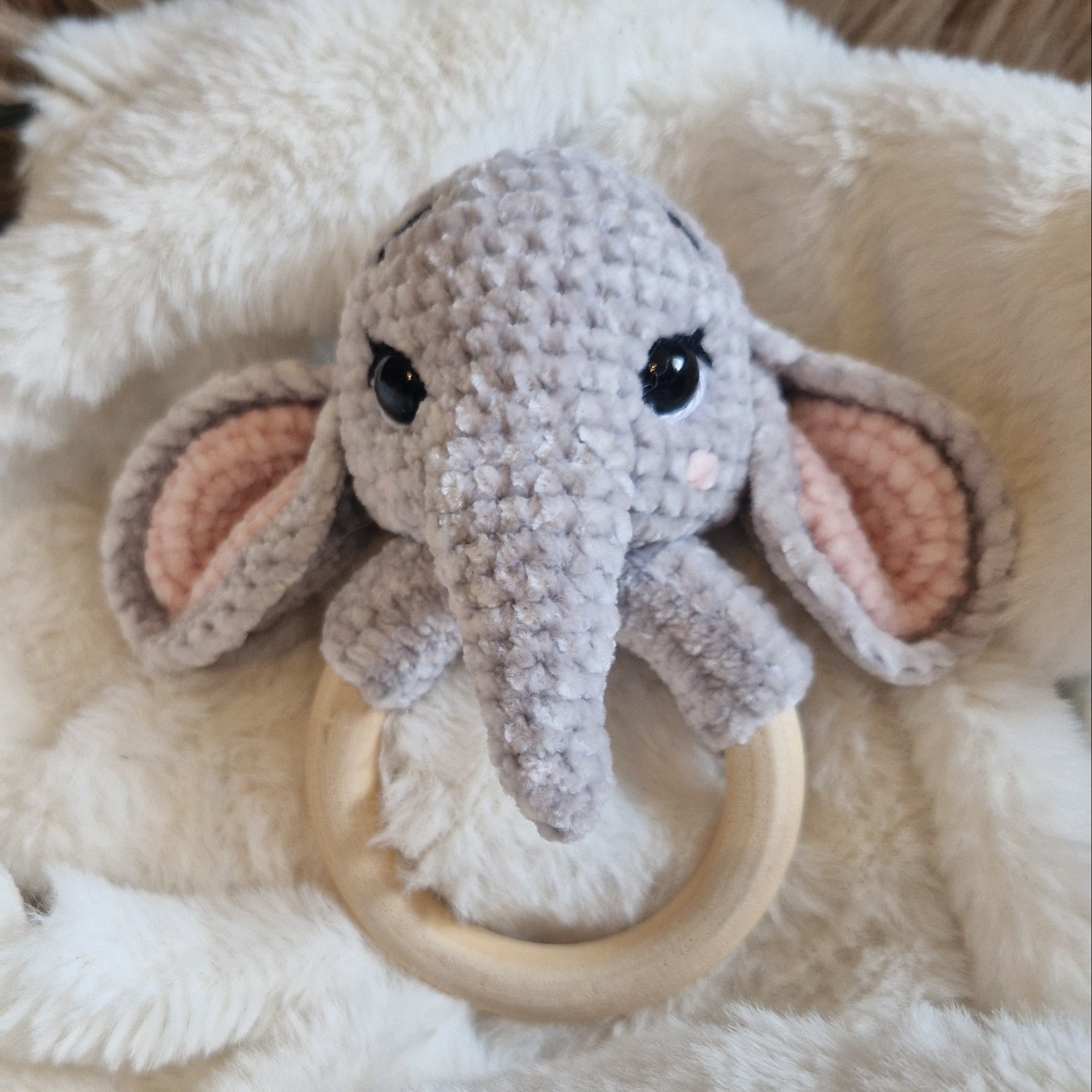 Babyrassel | gehäkelte Rassel | Elefant „Nino"