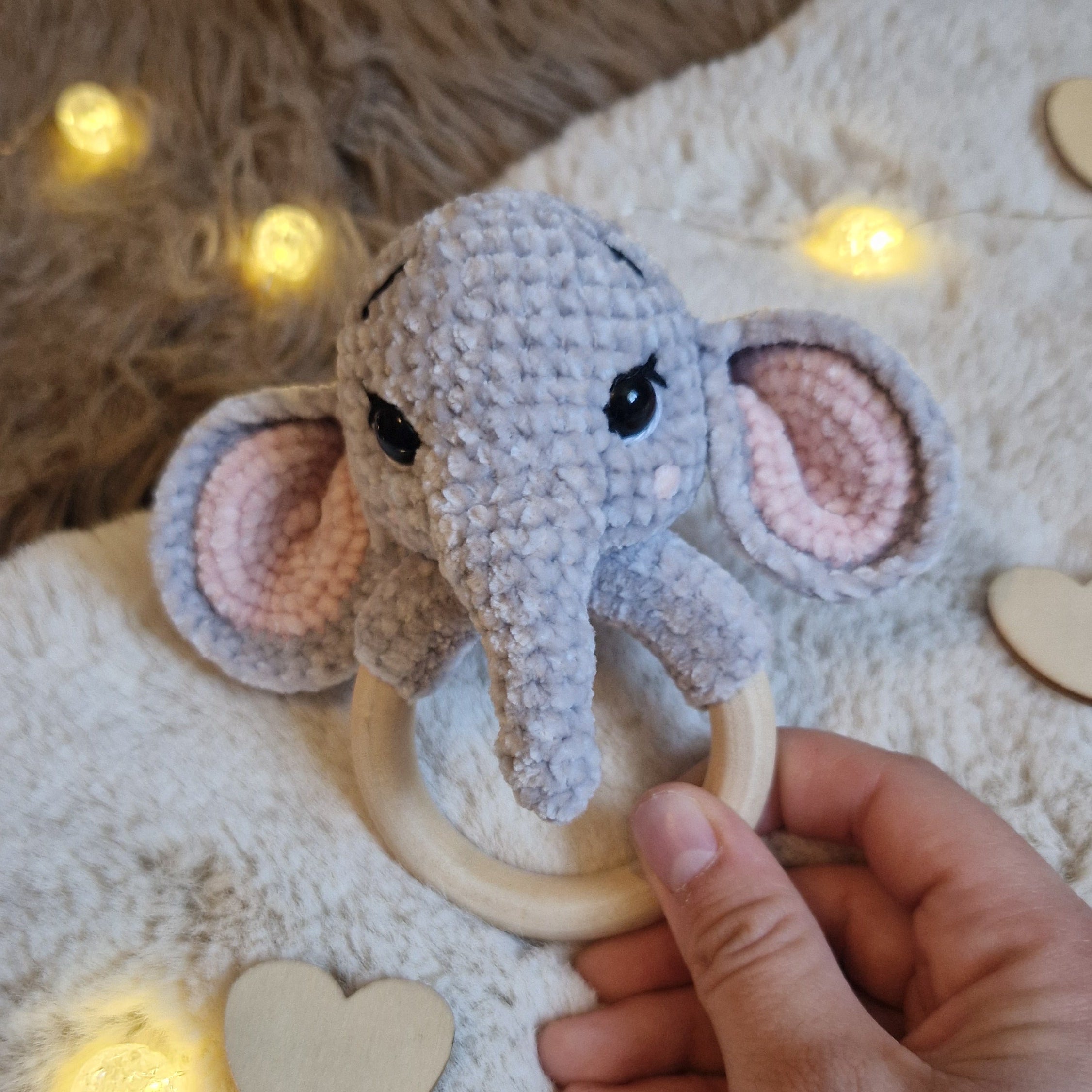 Babyrassel | gehäkelte Rassel | Elefant „Nino"