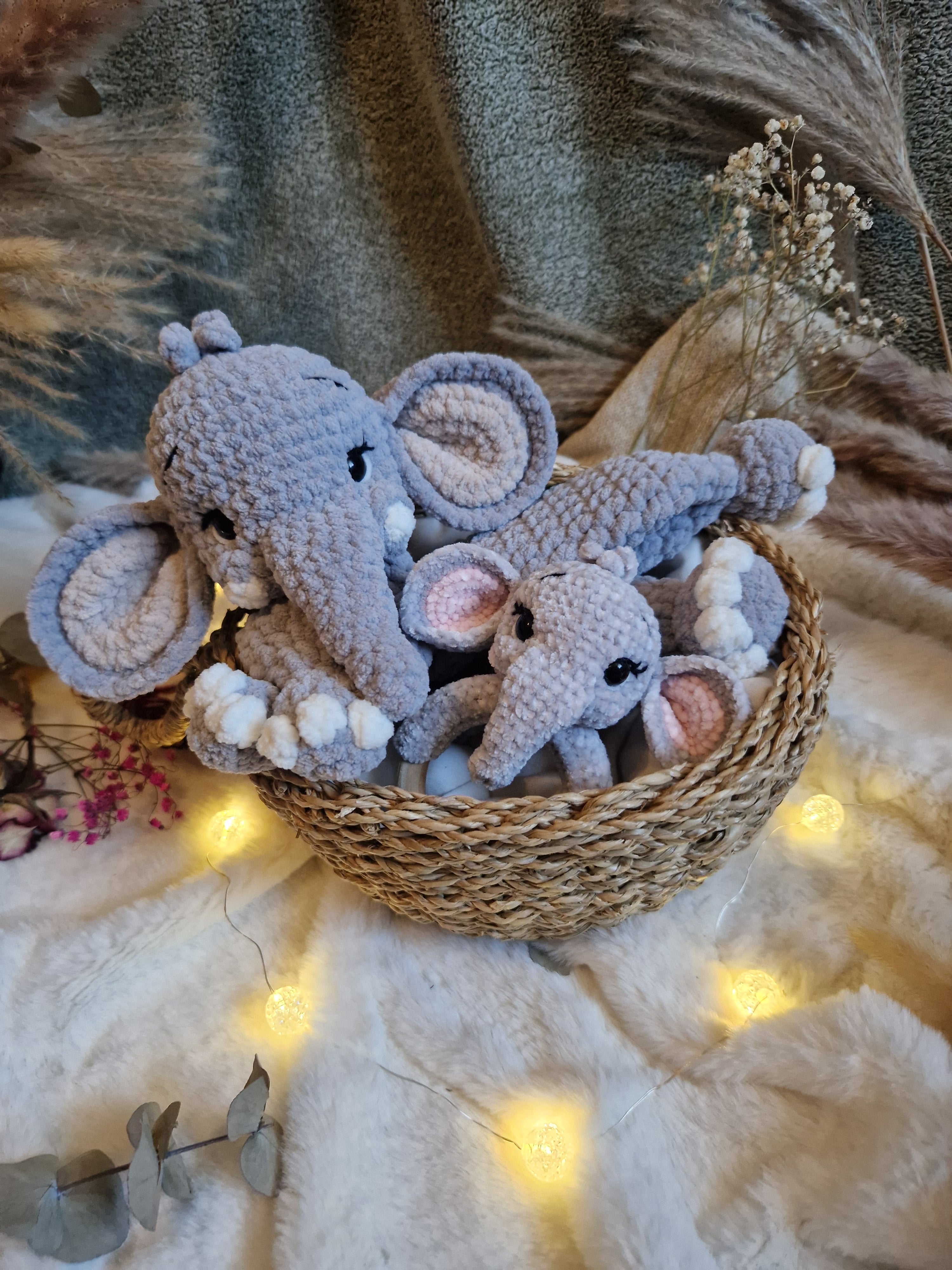 Häkelanleitung Elefant Nino Schmusetier & Rassel | Crochet pattern elephant Nino cuddly toy & rattle