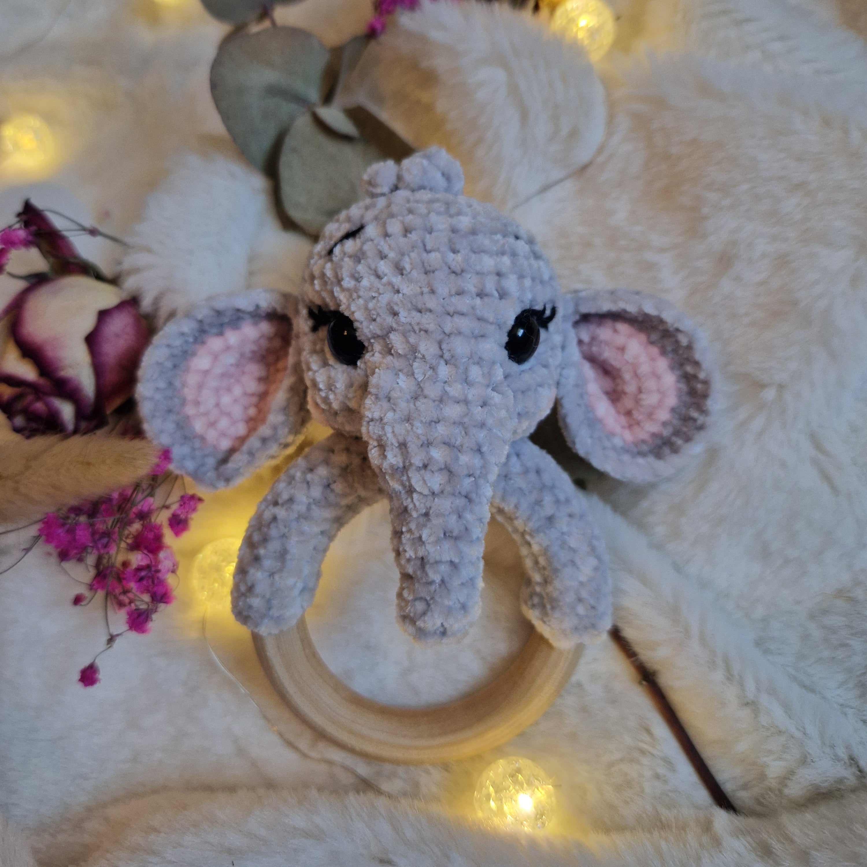 Babyrassel | gehäkelte Rassel | Elefant „Nino"
